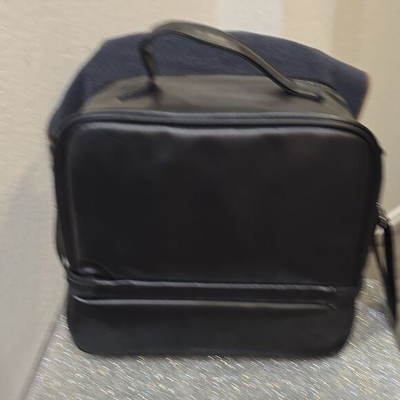 Juicy Couture Rhinestone Logo/Crown Zip-Around Insulated Lunch Tote Bag - Picture 5 of 8